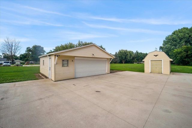 425 Grand Boulevard, Evansdale, IA 50707