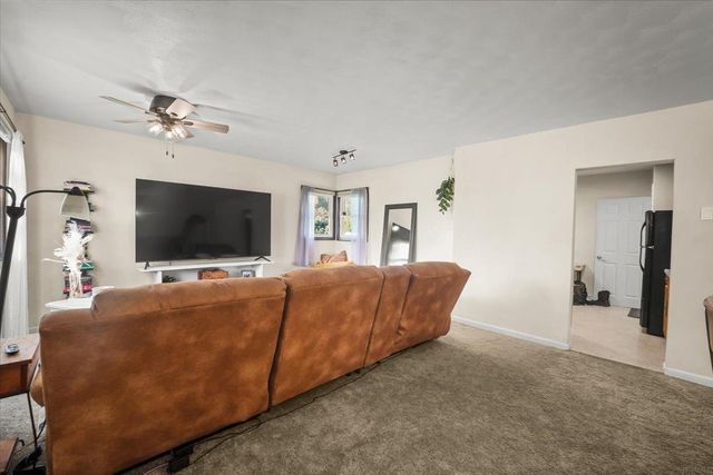 425 Grand Boulevard, Evansdale, IA 50707