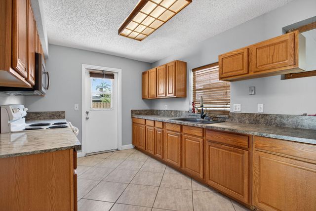 6382 Royal Palm Boulevard 6382, Margate, FL 33063