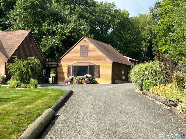 1 Twist Hill Lane, Newtown, CT 06470