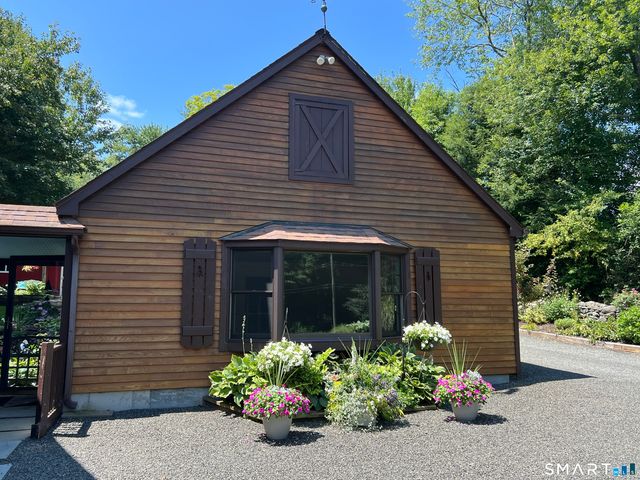 1 Twist Hill Lane, Newtown, CT 06470