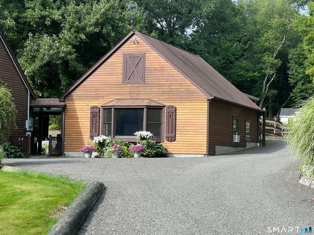 1 Twist Hill Lane, Newtown, CT 06470