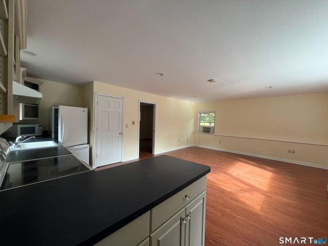 1 Twist Hill Lane, Newtown, CT 06470