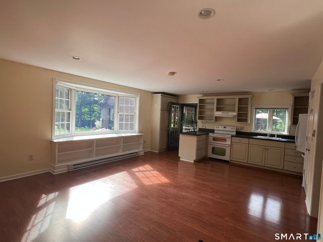 1 Twist Hill Lane, Newtown, CT 06470