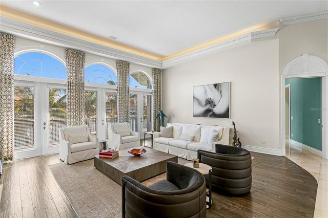 6103 PASADENA POINT BOULEVARD S, Gulfport, FL 33707