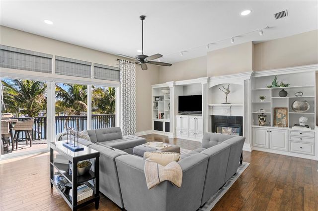 6103 PASADENA POINT BOULEVARD S, Gulfport, FL 33707