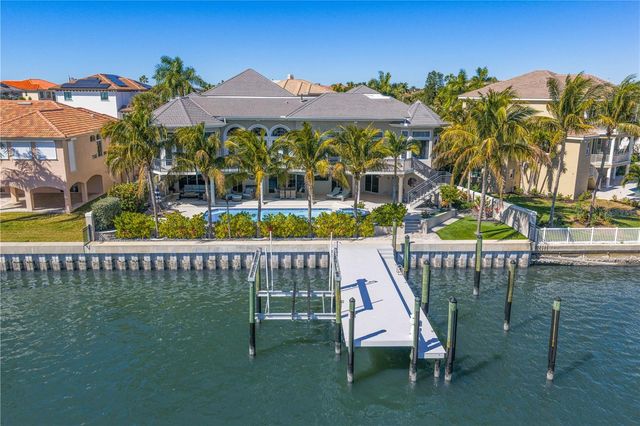 6103 PASADENA POINT BOULEVARD S, Gulfport, FL 33707