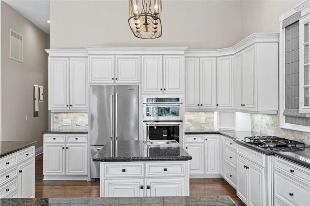 6103 PASADENA POINT BOULEVARD S, Gulfport, FL 33707