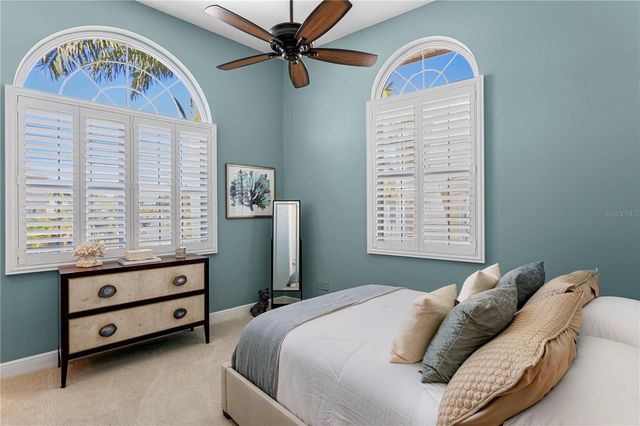 6103 PASADENA POINT BOULEVARD S, Gulfport, FL 33707