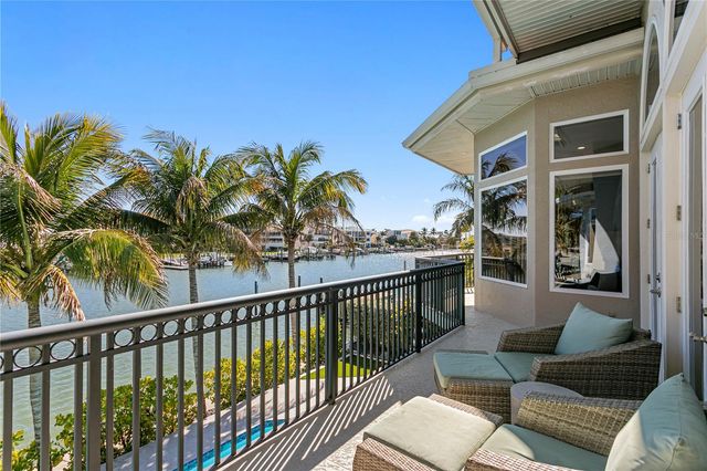 6103 PASADENA POINT BOULEVARD S, Gulfport, FL 33707