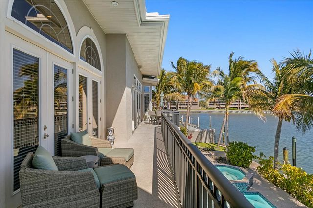 6103 PASADENA POINT BOULEVARD S, Gulfport, FL 33707