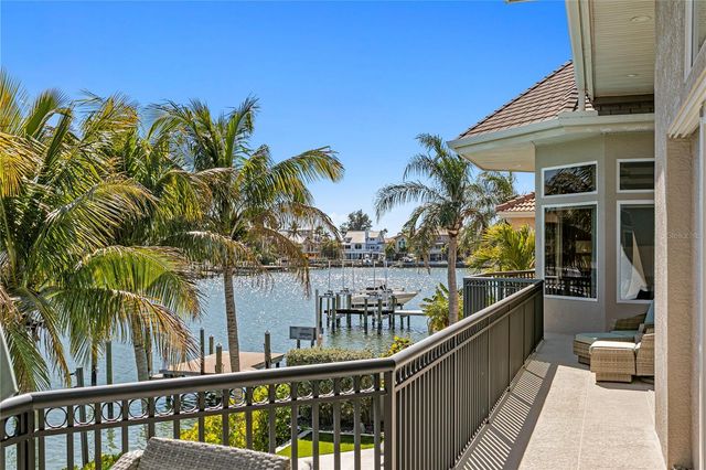 6103 PASADENA POINT BOULEVARD S, Gulfport, FL 33707