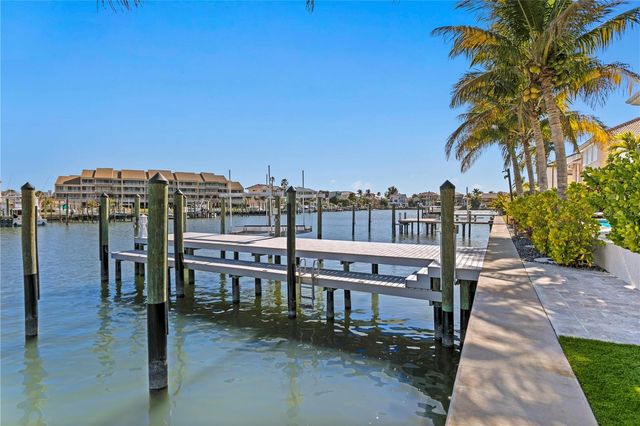 6103 PASADENA POINT BOULEVARD S, Gulfport, FL 33707