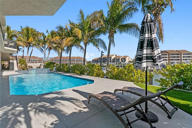 6103 PASADENA POINT BOULEVARD S, Gulfport, FL 33707