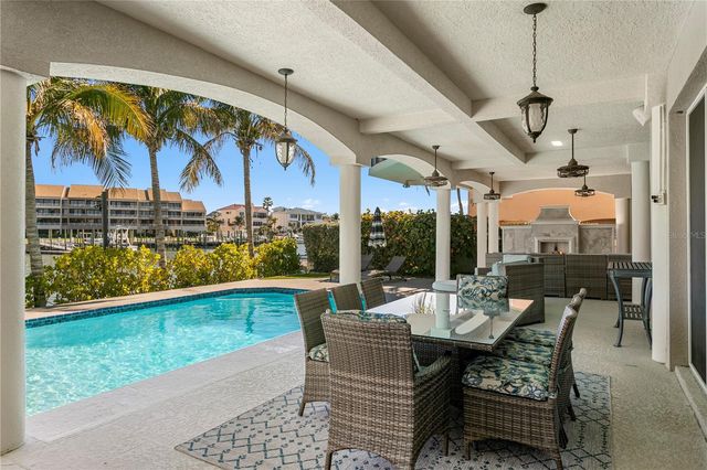 6103 PASADENA POINT BOULEVARD S, Gulfport, FL 33707