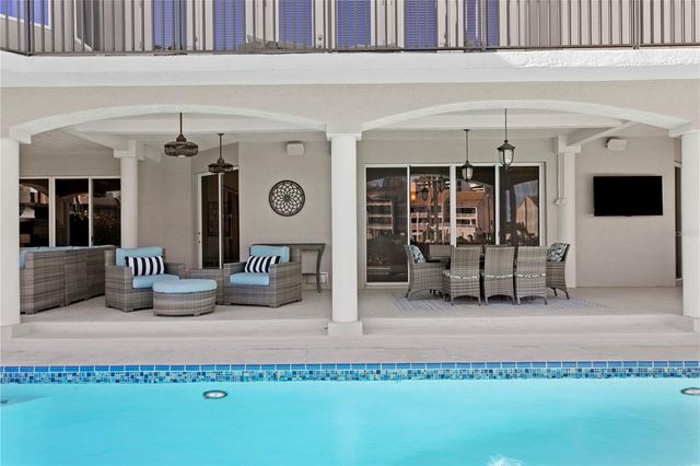 6103 PASADENA POINT BOULEVARD S, Gulfport, FL 33707