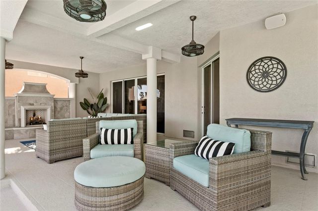 6103 PASADENA POINT BOULEVARD S, Gulfport, FL 33707