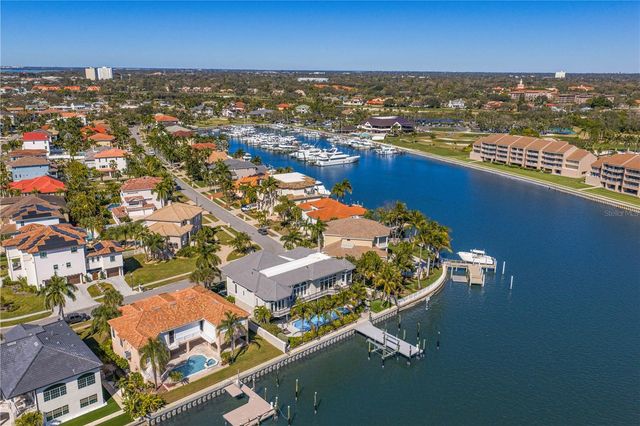 6103 PASADENA POINT BOULEVARD S, Gulfport, FL 33707