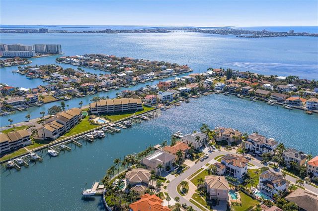 6103 PASADENA POINT BOULEVARD S, Gulfport, FL 33707