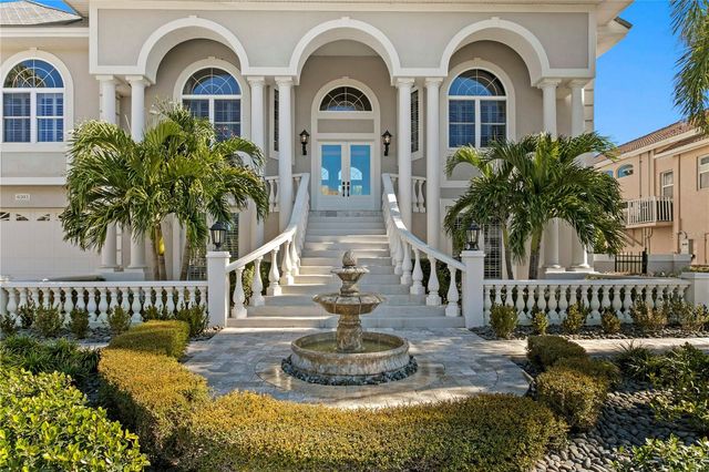 6103 PASADENA POINT BOULEVARD S, Gulfport, FL 33707