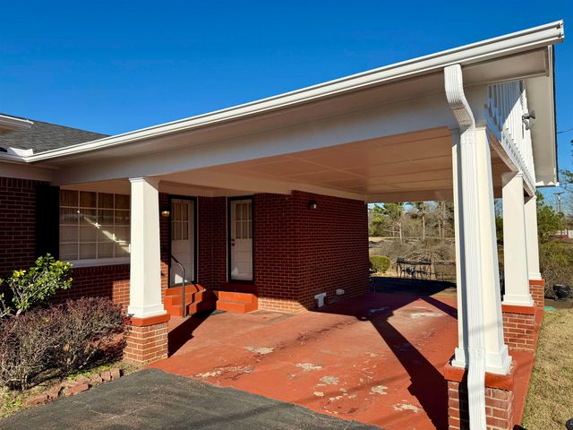 192 NEW BETHEL RD, Selmer, TN 38375