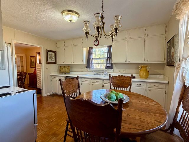 192 NEW BETHEL RD, Selmer, TN 38375