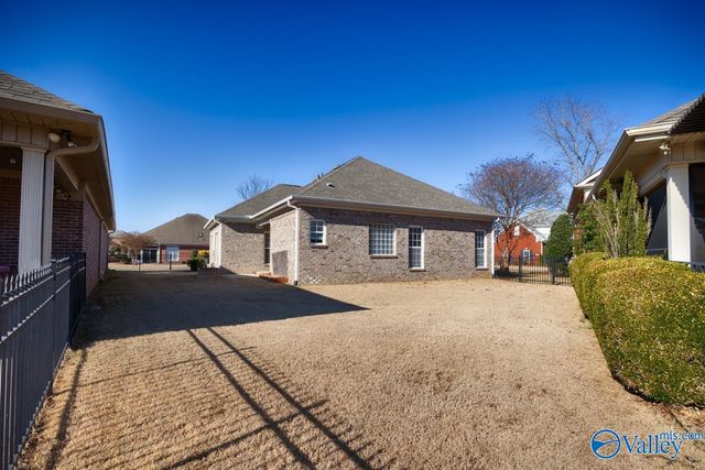 2909 Eastern Shore Drive SE, Owens Cross Roads, AL 35763