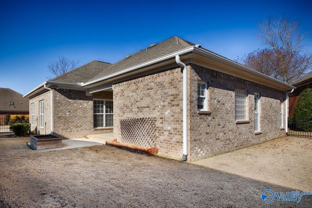 2909 Eastern Shore Drive SE, Owens Cross Roads, AL 35763