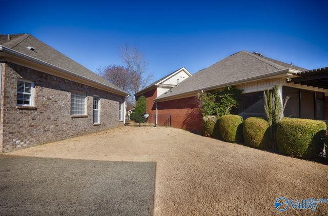 2909 Eastern Shore Drive SE, Owens Cross Roads, AL 35763