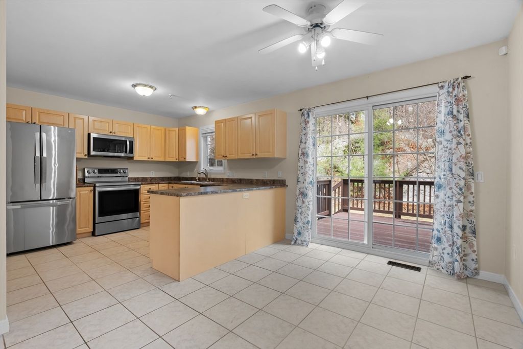 179 Littleton Rd 3, Chelmsford, MA 01824
