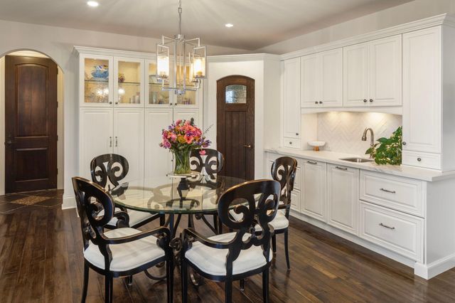 4913 W Sunnyslope Road, Edina, MN 55424