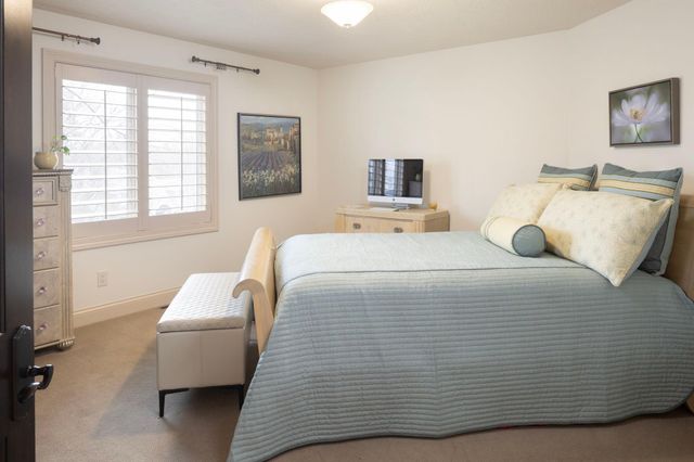 4913 W Sunnyslope Road, Edina, MN 55424