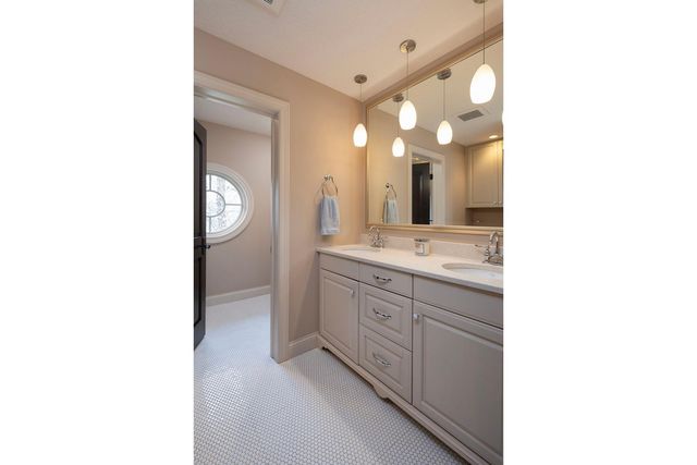 4913 W Sunnyslope Road, Edina, MN 55424