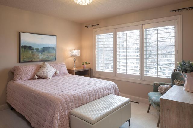 4913 W Sunnyslope Road, Edina, MN 55424