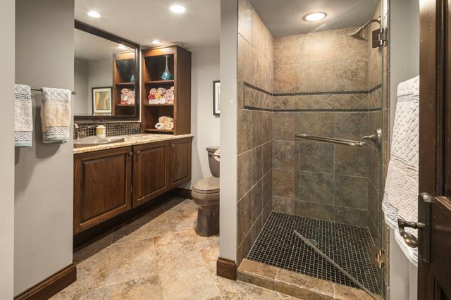 4913 W Sunnyslope Road, Edina, MN 55424