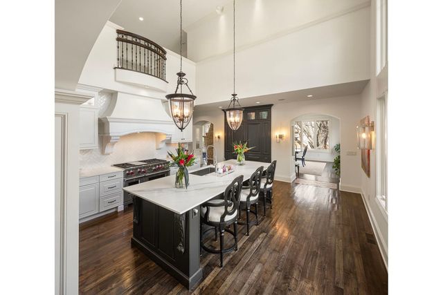 4913 W Sunnyslope Road, Edina, MN 55424