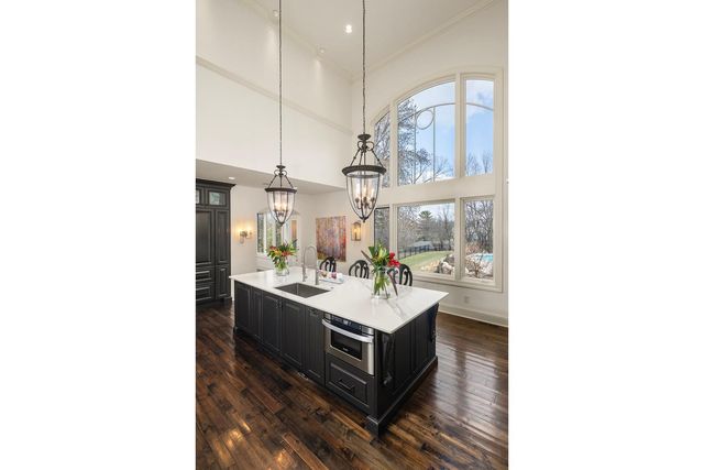 4913 W Sunnyslope Road, Edina, MN 55424