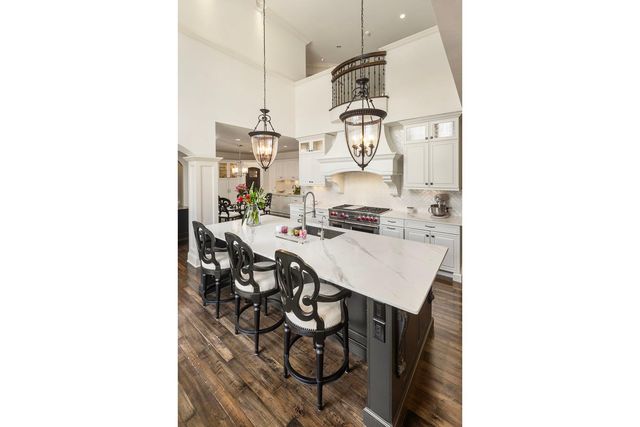 4913 W Sunnyslope Road, Edina, MN 55424