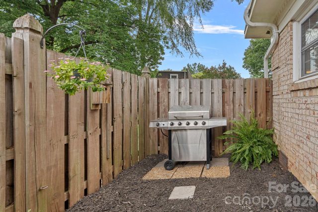 3520 Colony Road I, Charlotte, NC 28211