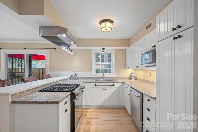 3520 Colony Road I, Charlotte, NC 28211