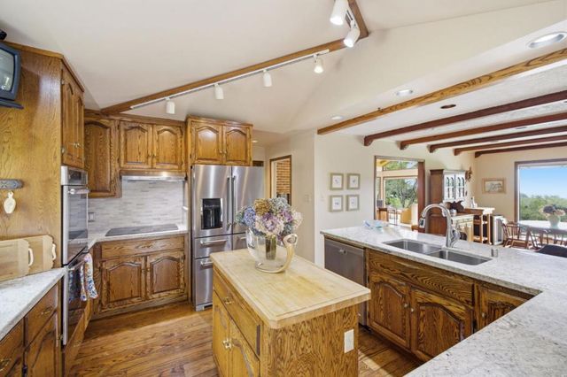 1407 Carlton Road, Hillsborough, CA 94010