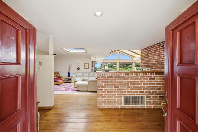 1407 Carlton Road, Hillsborough, CA 94010