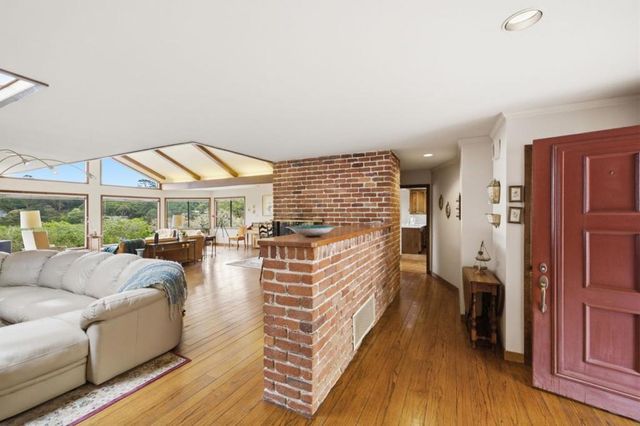 1407 Carlton Road, Hillsborough, CA 94010