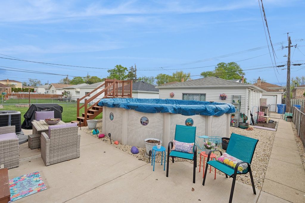 Image 15 of property listing at 3227 N Pioneer Avenue, Chicago, IL 60634