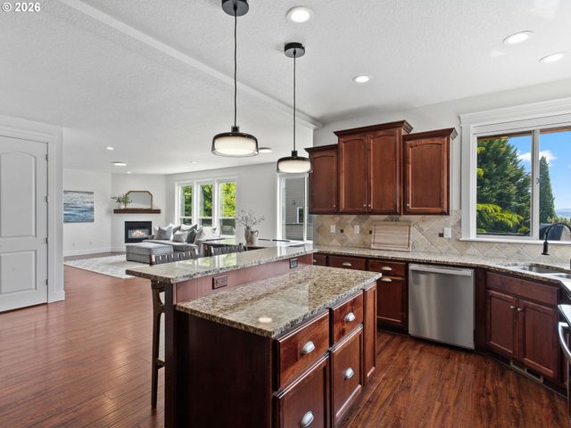 1012 Nw GOODWIN St, Camas, WA 98607