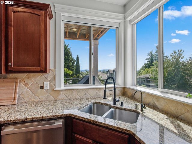 1012 Nw GOODWIN St, Camas, WA 98607