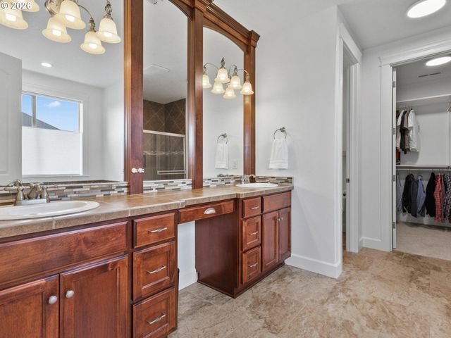 1012 Nw GOODWIN St, Camas, WA 98607