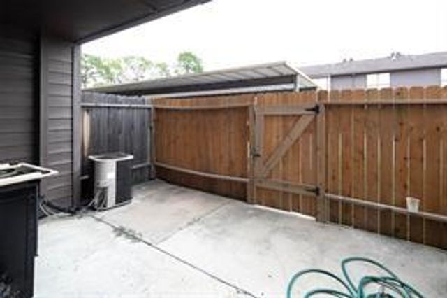 6633 W Airport Boulevard 101, Houston, TX 77035