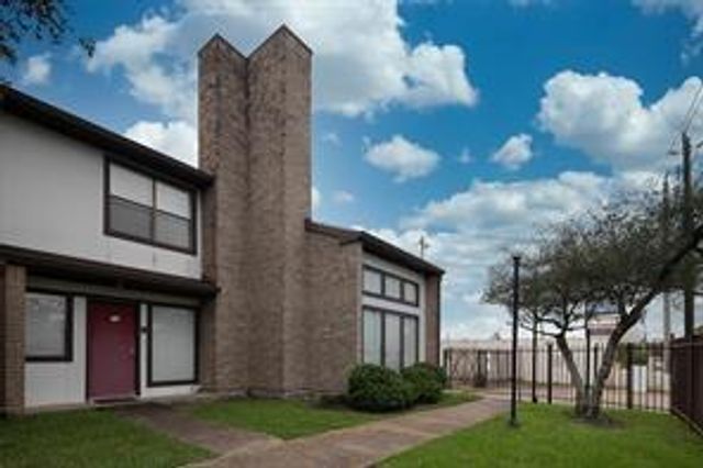 6633 W Airport Boulevard 101, Houston, TX 77035