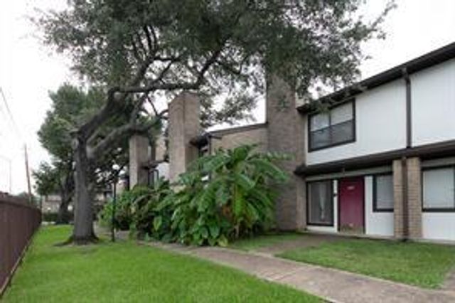 6633 W Airport Boulevard 101, Houston, TX 77035